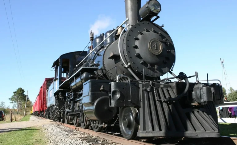 lumberjack steam train 768x472