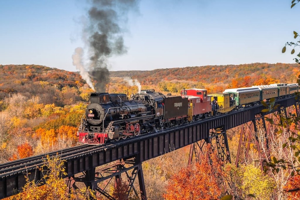 Boone & Scenic Valley Railroad - Fall